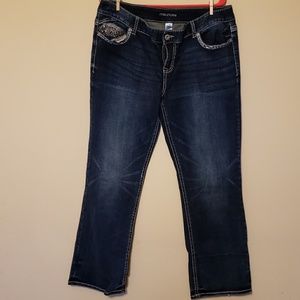 Maurices jeans